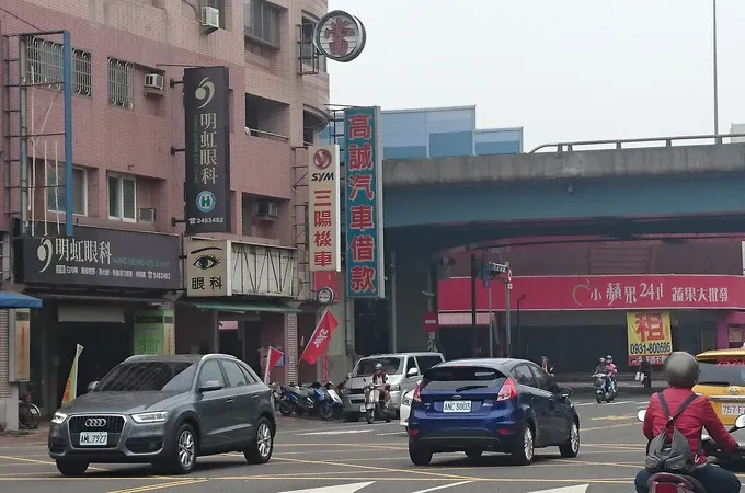 張聖明眼科診所