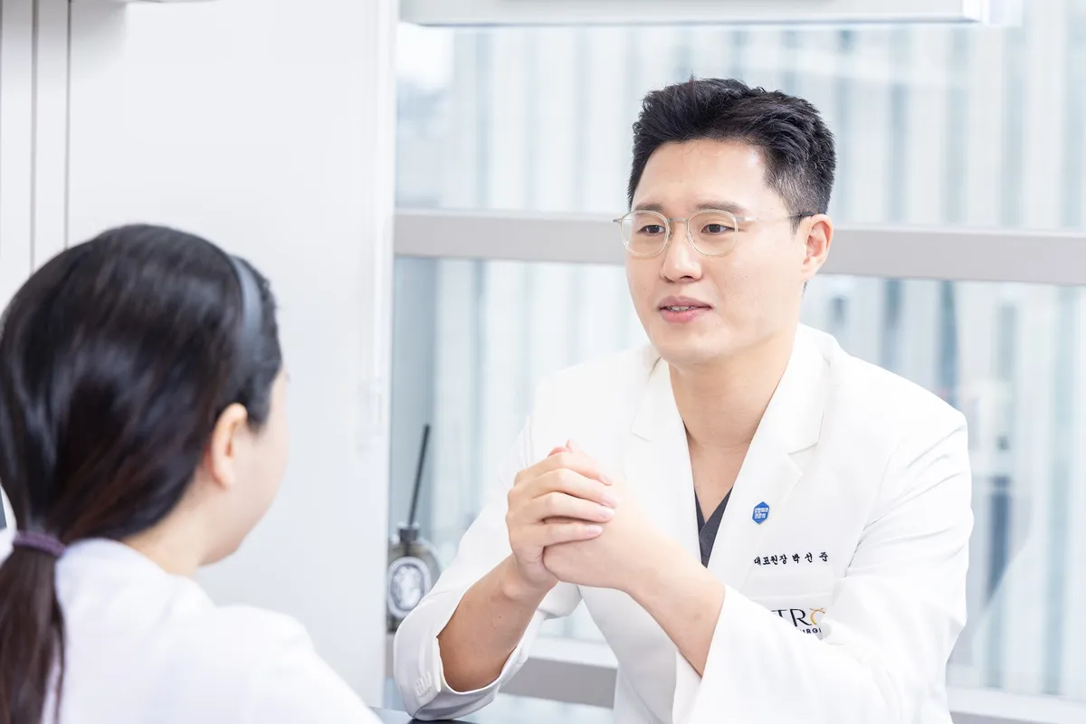 INTRO Plastic Surgery 照片 1