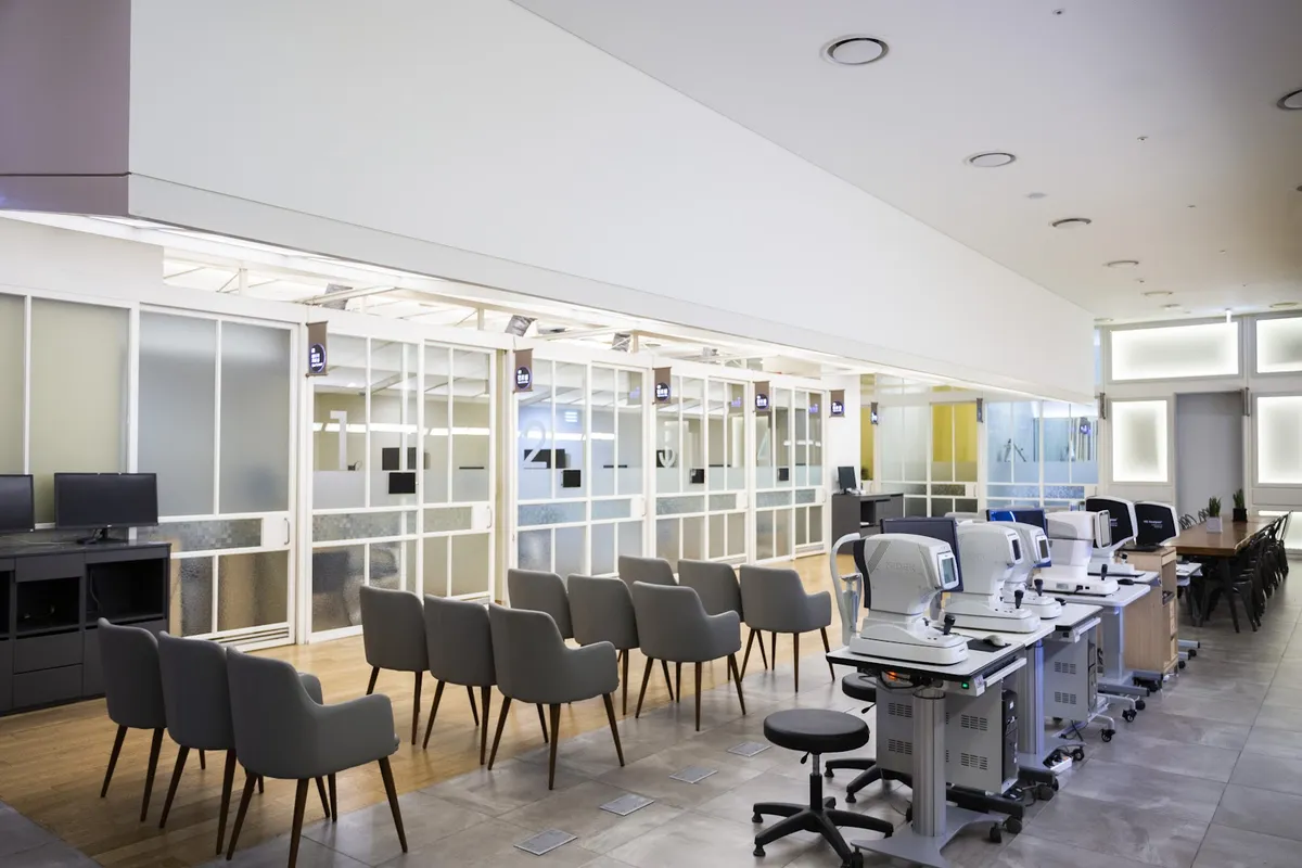 B&VIIT Eye Center 照片 3