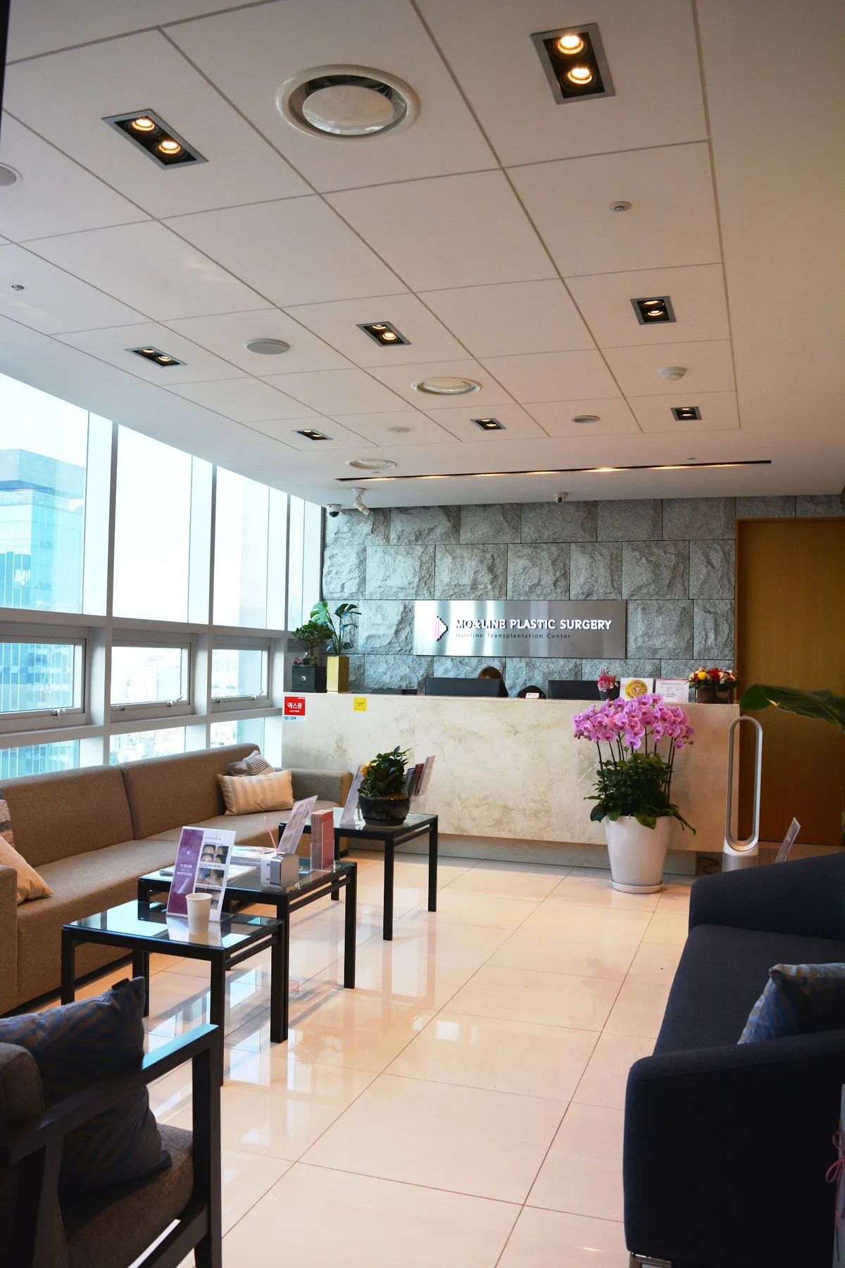 Mo&Line Plastic Surgery Hairline Transplantation Center 照片 3