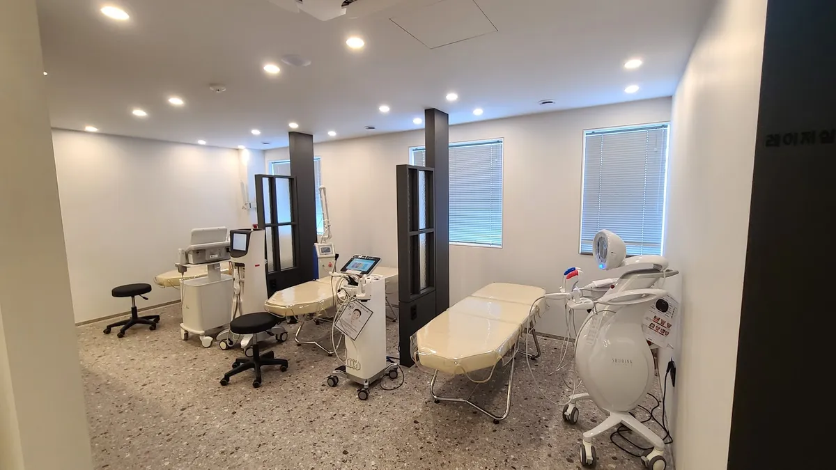 BEAUTY LOUNGE- Hongdae 照片 3