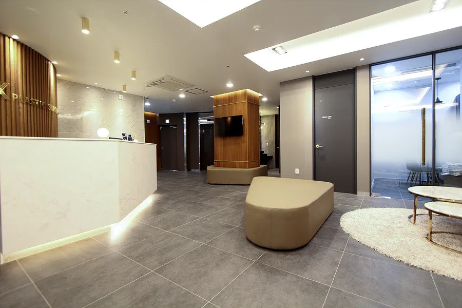 UK Plastic Surgery 照片 1