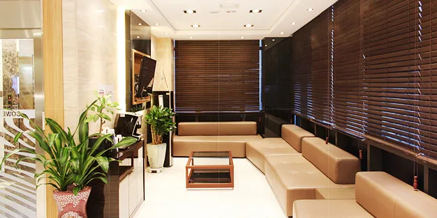 Cowell Plastic Surgery 照片 1