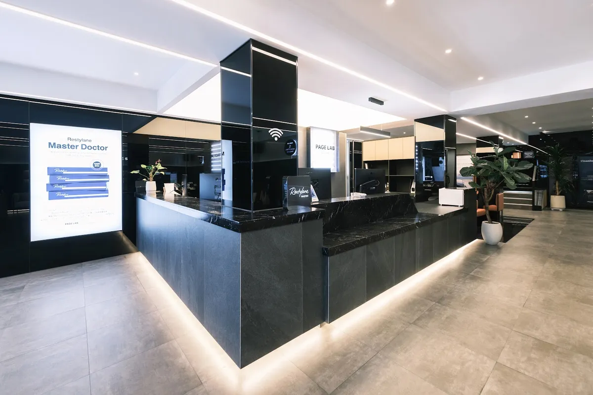 Page Lab Plastic Surgery - Sinnonhyeon Branch 照片 1