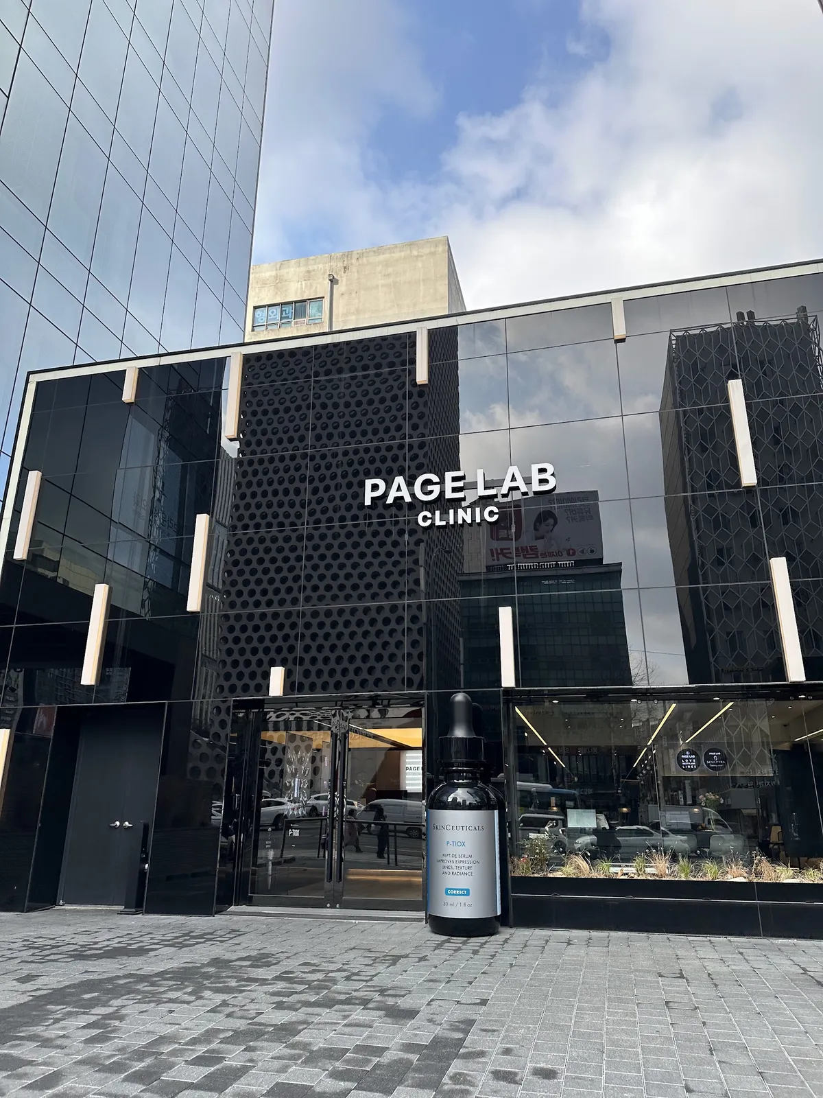 Page Lab Plastic Surgery - Sinnonhyeon Branch 照片 3