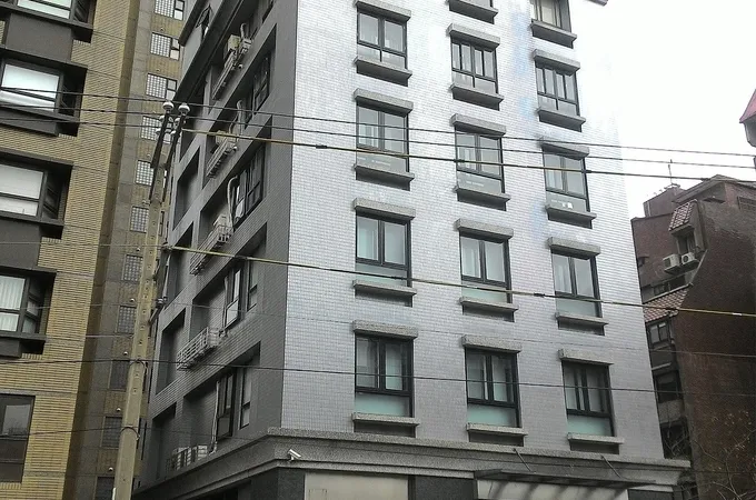 余世仁復健科診所